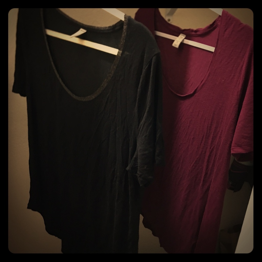 2 Old Navy SS Thin SS Shirts SZ L